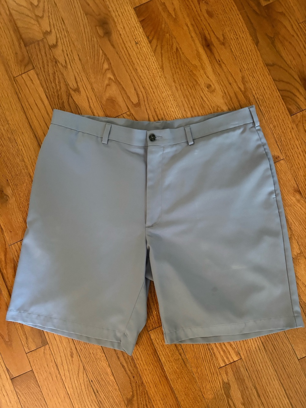 Pro Tour brand golf shorts feature a light gray color and a lightweight